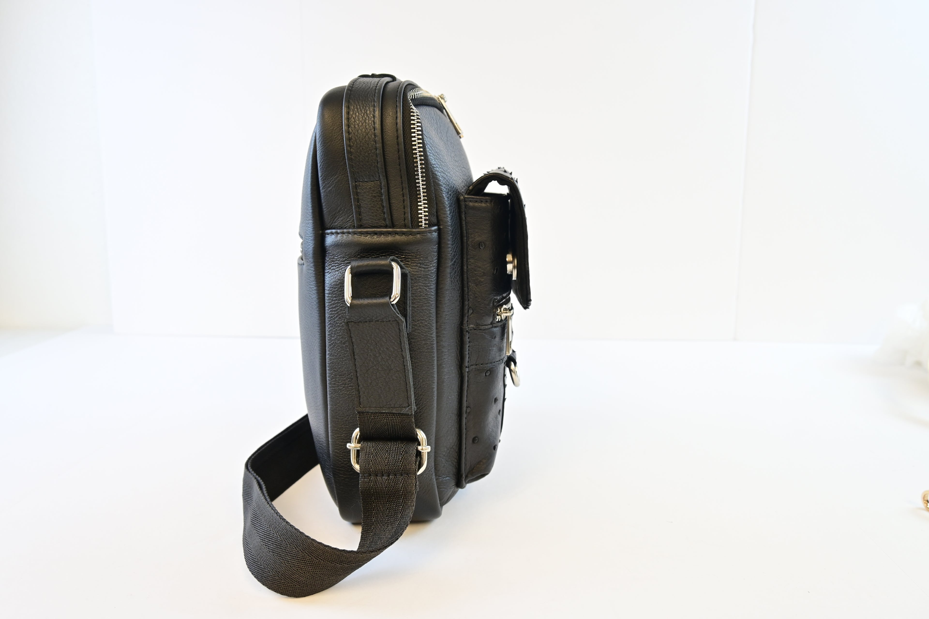 MEN CROSSBODY BLACK OSTRICH